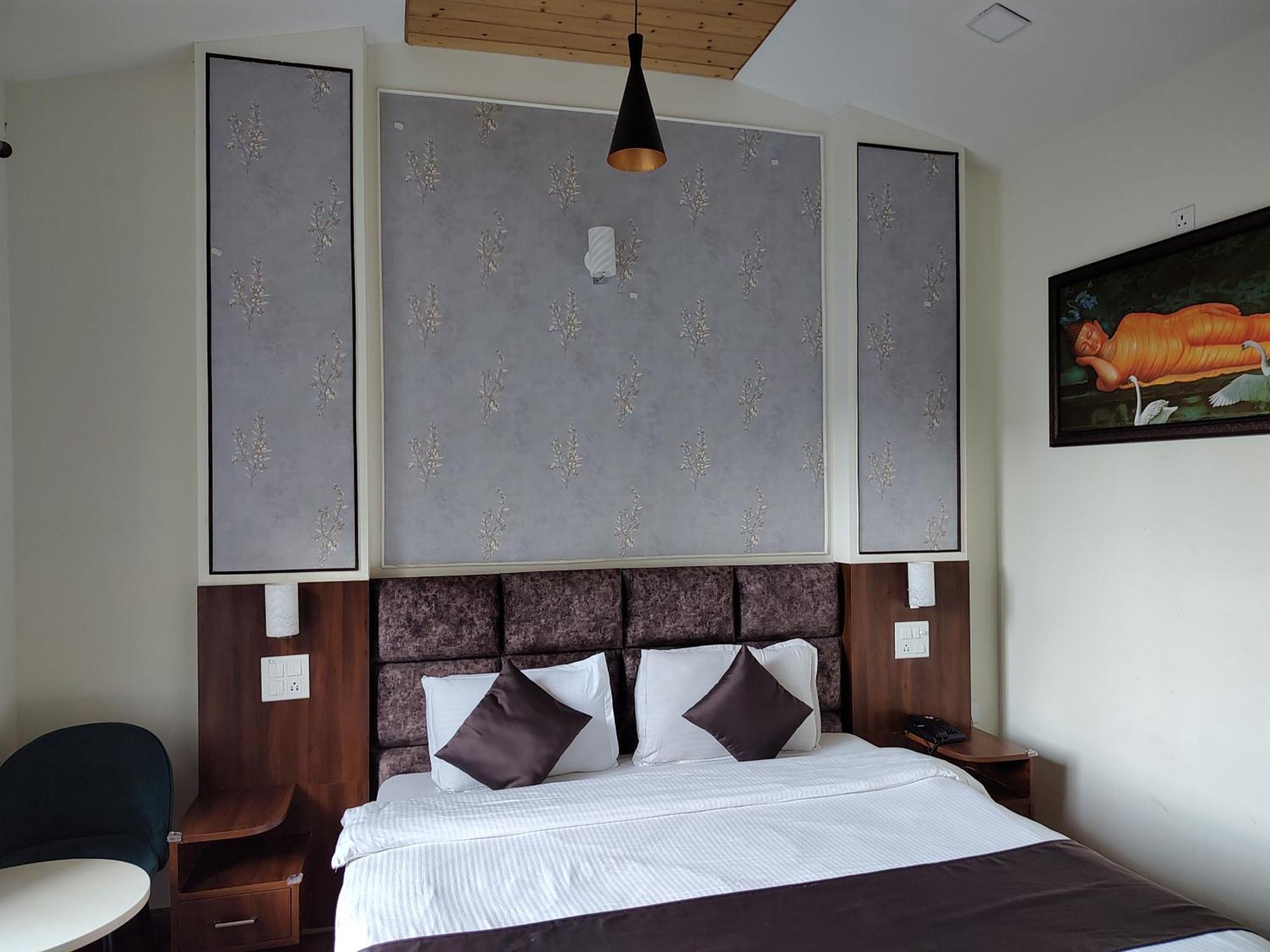 Hotel Le Halcyon , Kasauli Solan Exteriör bild