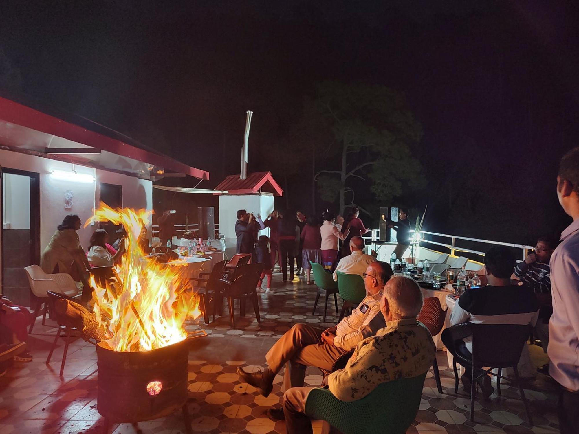 Hotel Le Halcyon , Kasauli Solan Exteriör bild