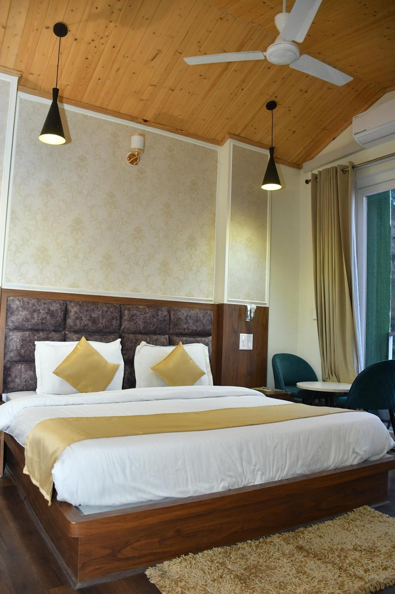 Hotel Le Halcyon , Kasauli Solan Exteriör bild