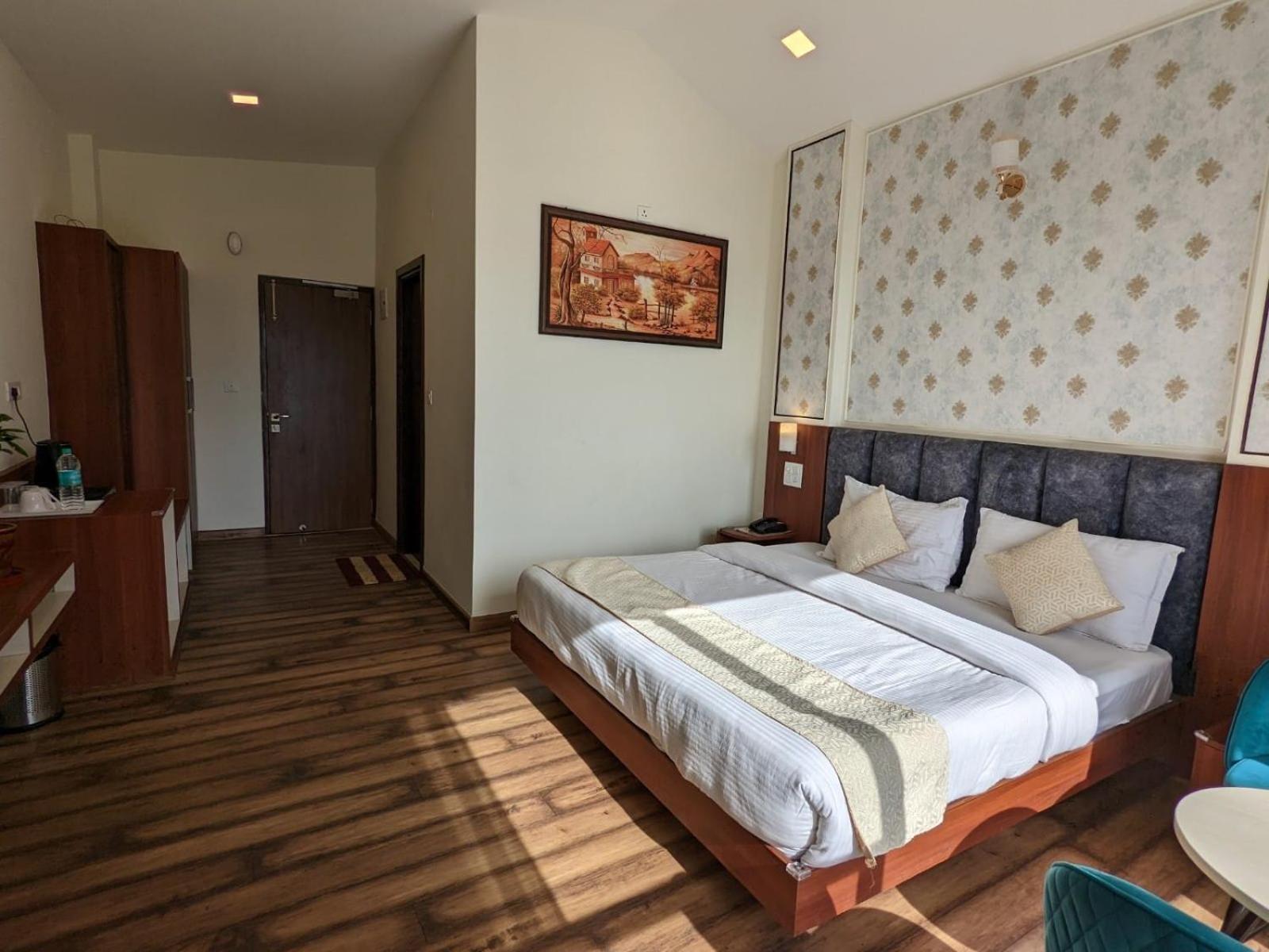 Hotel Le Halcyon , Kasauli Solan Exteriör bild